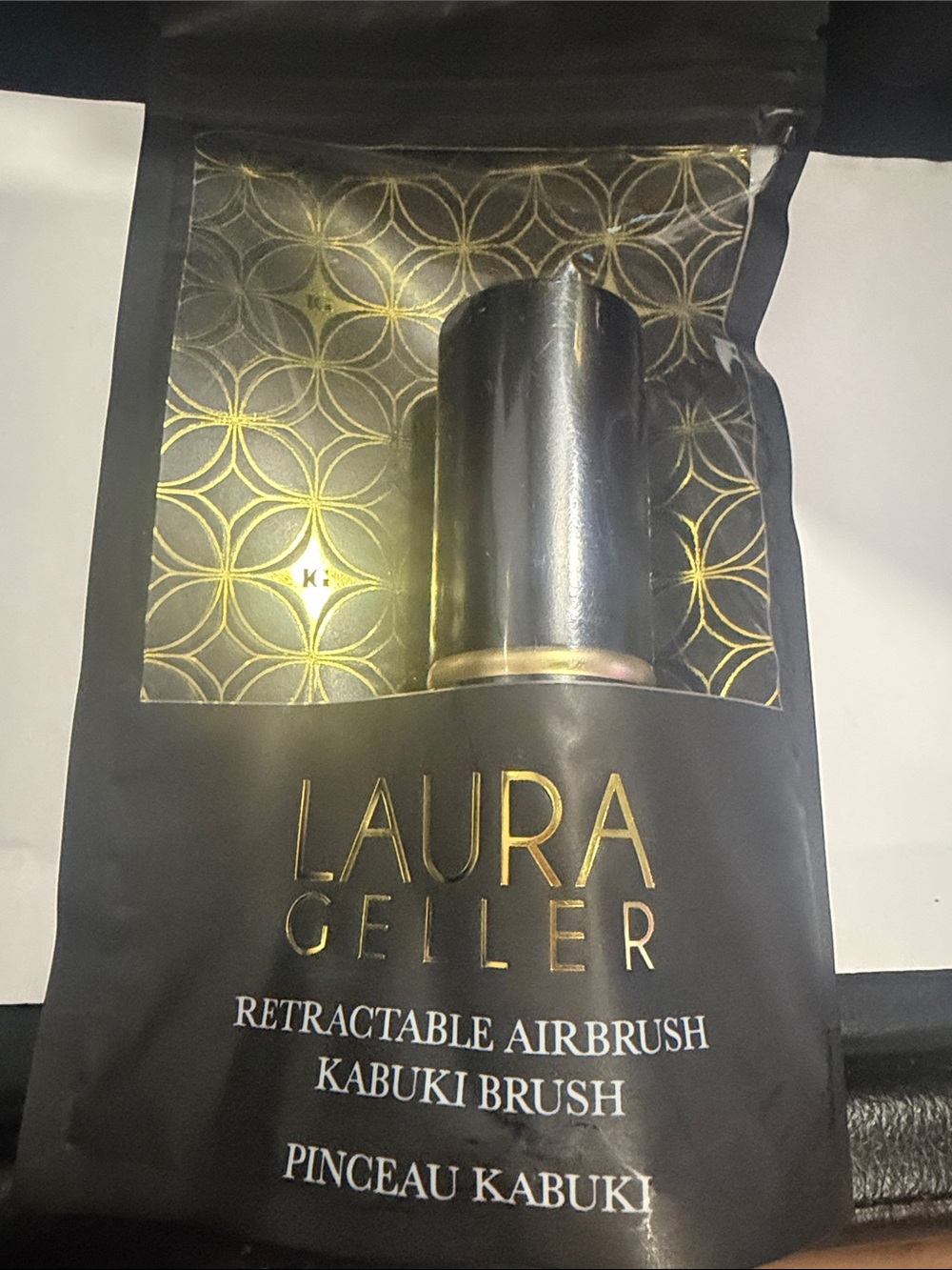 Laura Geller Black and Gold Retractable AirBrush/ Kabuki Brush/new
